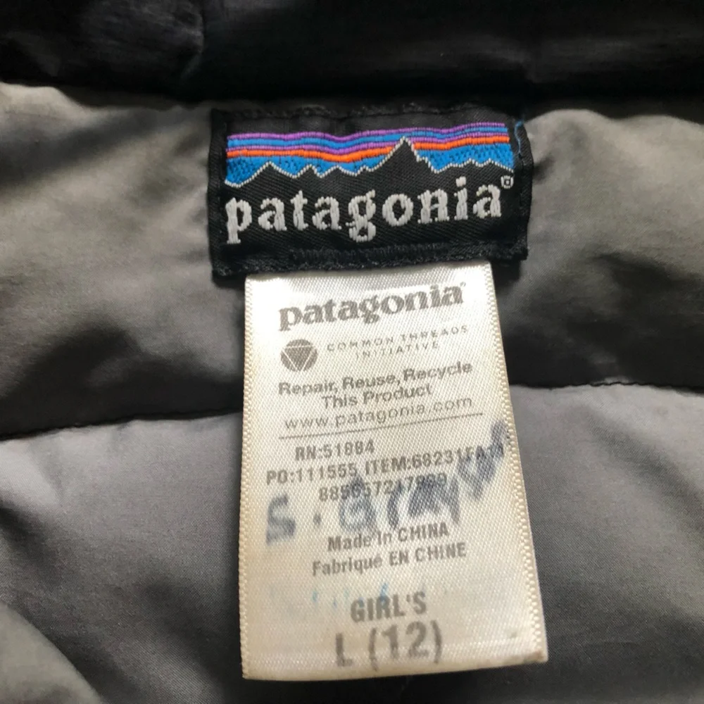 Patagonia Girls’ 12 (L) Down Sweater Jacket with cool tree patch - Picture 6 of 6